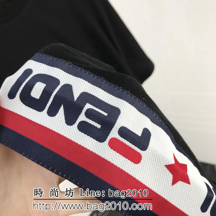 FENDI芬迪 x FLE19早春聯名款 亮片織帶字母 男款黑色短袖 ydi2536